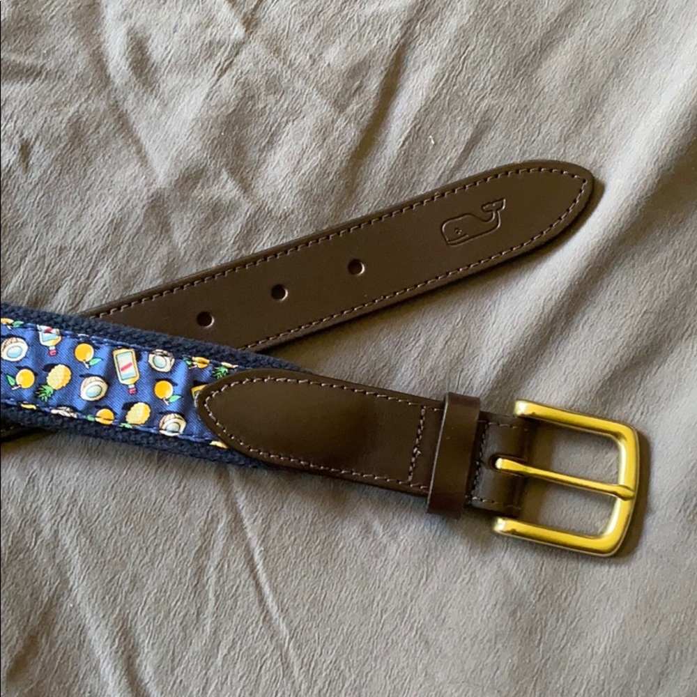 Brand New Vineyard Vines Cocktail Belt. - Picture 1 of 3